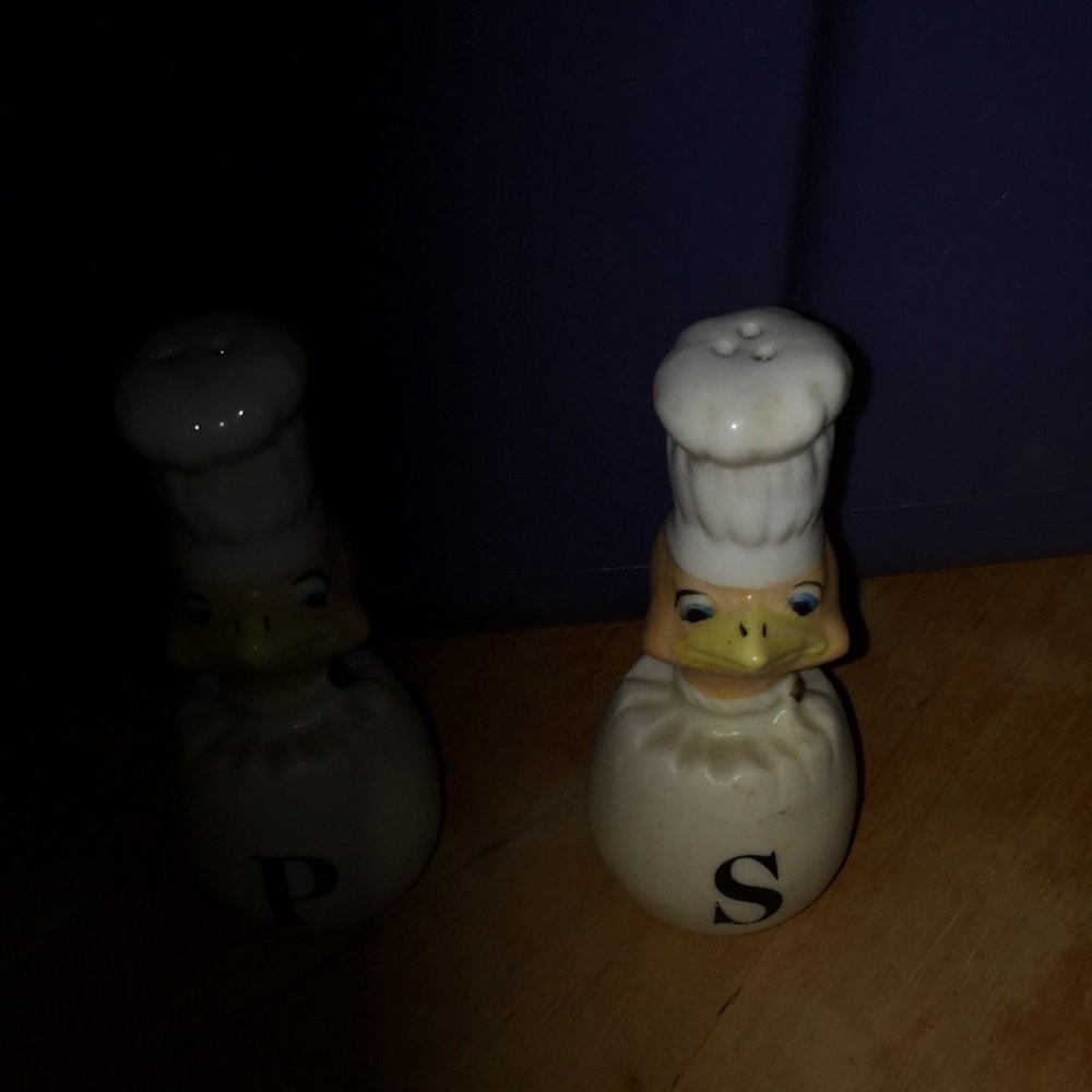 Enesco Ceramic Duck Chef Salt Shaker in White and Yellow